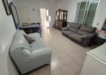 Habitación en piso compartido de 4 dormitorios en alquiler en Ciudad Jardín, Córdoba, gastos incluidos en Córdoba
