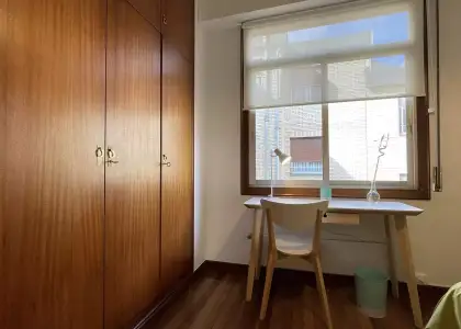 Habitación en piso compartido de 5 dormitorios en alquiler en Castaños, con todos los gastos incluidos en Bilbao