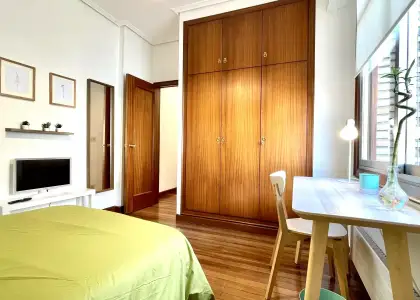 Habitación en piso compartido de 5 dormitorios en alquiler en Castaños, con todos los gastos incluidos en Bilbao