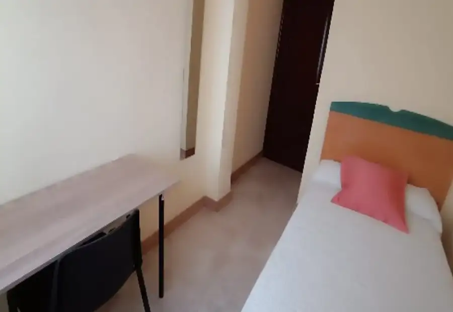 Habitación en piso compartido de 6 habitaciones en alquiler en Salamanca, solo estudiantes en Salamanca