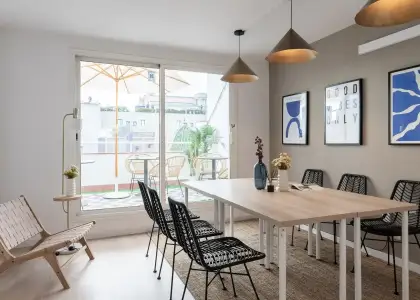 Habitación en un piso compartido de 15 habitaciones en alquiler en El Raval. en Barcelona