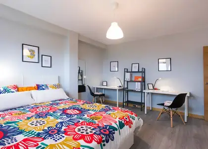 Habitación en un piso compartido de 3 habitaciones en alquiler en Arabella, todos los gastos incluidos. en Bilbao