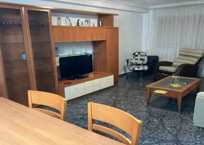 Se alquila habitación en piso compartido de 3 habitaciones en Murcia, no se permite fumar ni mascotas, gastos incluidos. en Murcia