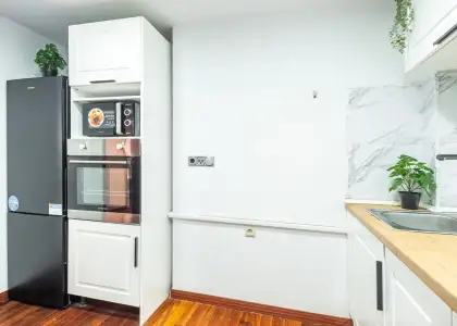 Se alquila habitación en piso compartido de 6 habitaciones en Alicante, todos los gastos incluidos. en Alicante (Alacant)